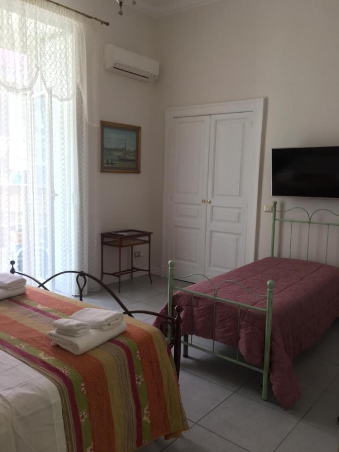 Ciro A Maschio Angioino Bed & Breakfast เนเปิลส์ ภายนอก รูปภาพ