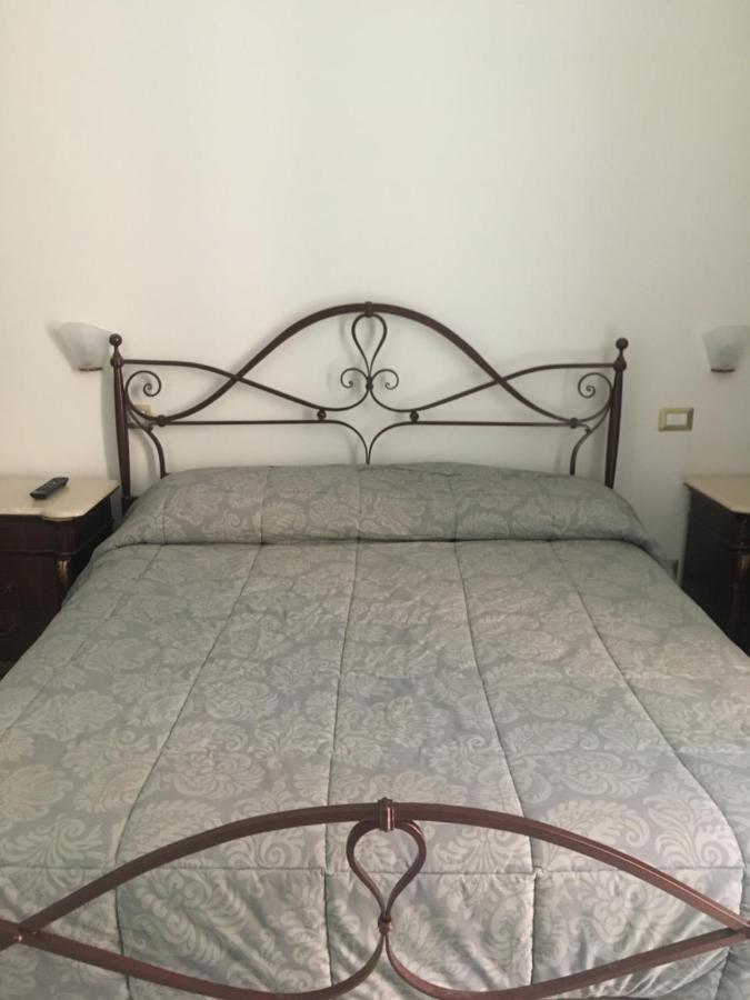 Ciro A Maschio Angioino Bed & Breakfast เนเปิลส์ ภายนอก รูปภาพ